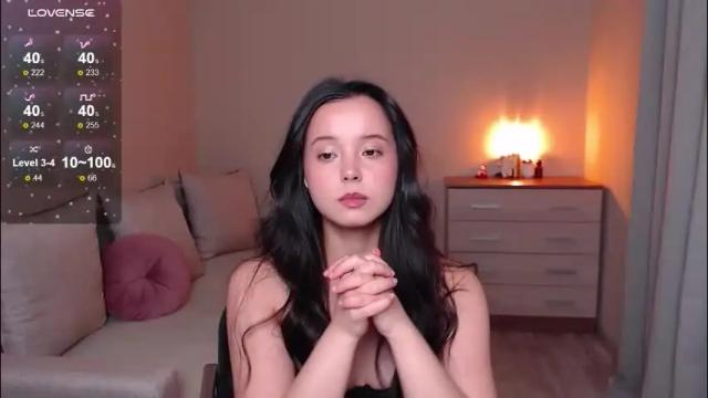 Image 7 of lia_hetty Stream on Chaturbate on 27 days ago