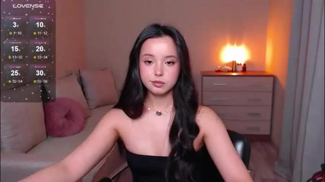 Image 7 of lia_hetty Stream on Chaturbate on 25 days ago