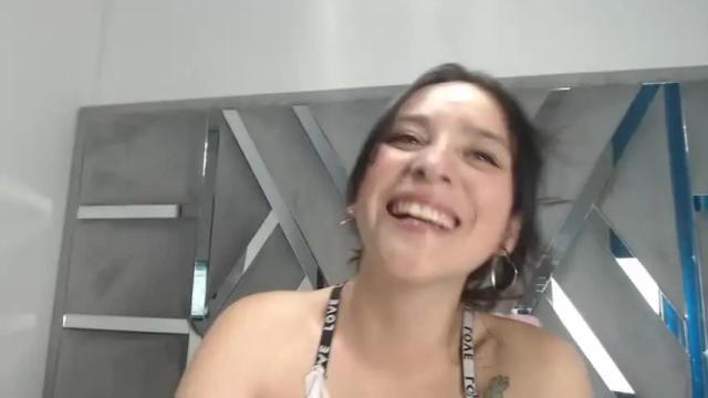 Image 10 of lia_kinky445620 Stream on Chaturbate on 15 months ago