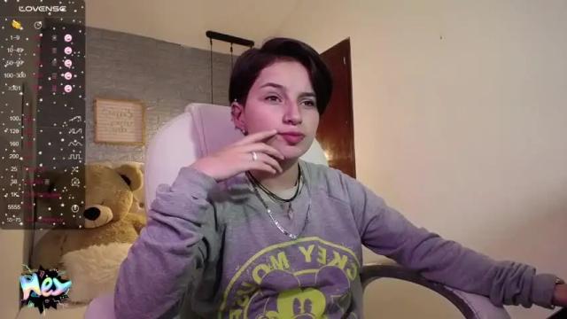 Image 2 of lia_lenoox Stream on Chaturbate on 28 months ago