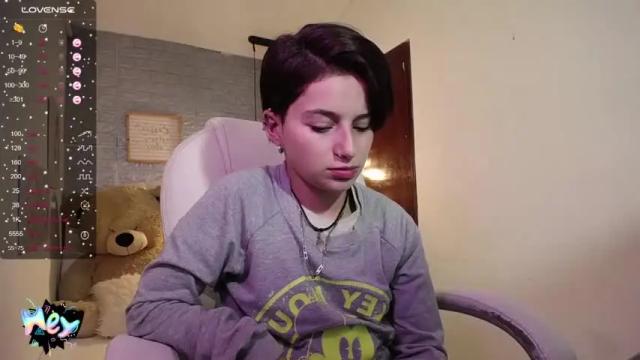 Image 4 of lia_lenoox Stream on Chaturbate on 28 months ago