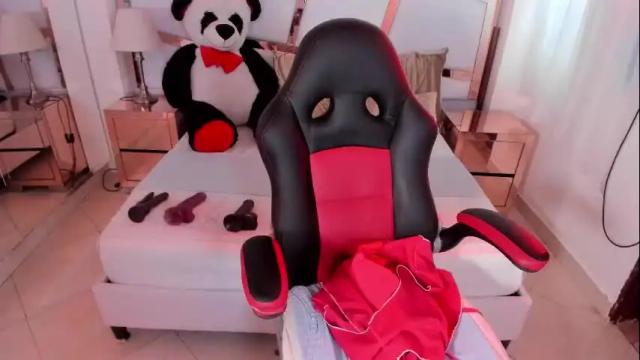 Image 12 of lia_mariana Stream on Chaturbate on 14 days ago