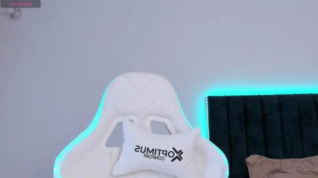 Image 6 of lia_queen610 Stream on Chaturbate on 14 months ago