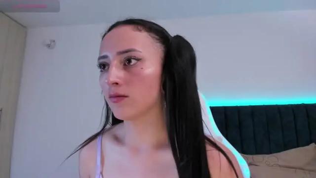 Image 7 of lia_queen610 Stream on Chaturbate on 14 months ago