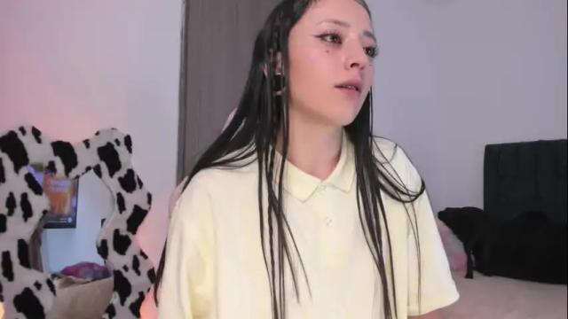 Image 2 of lia_queen610 Stream on Chaturbate on 1 month ago