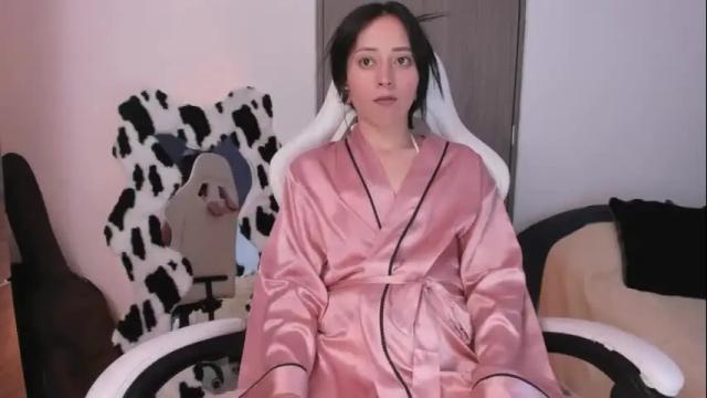 Image 4 of lia_queen610 Stream on Chaturbate on 1 month ago