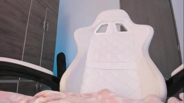 Image 12 of lia_queen610 Stream on Chaturbate on 1 month ago