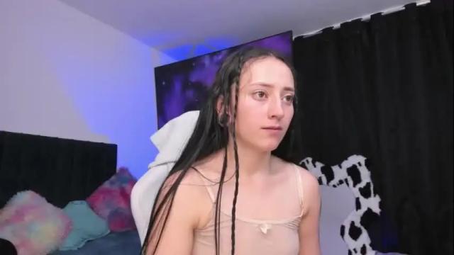 Image 2 of lia_queen610 Stream on Chaturbate on 1 month ago