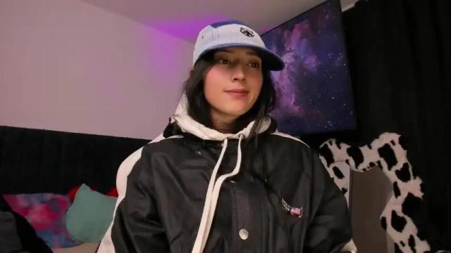 Thumbnail 1, lia_queen610's Stream at Chaturbate, 25 days ago