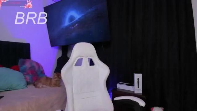 Image 7 of lia_queen610 Stream on Chaturbate on 14 days ago