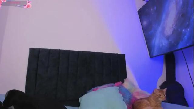 Image 3 of lia_queen610 Stream on Chaturbate on 7 days ago