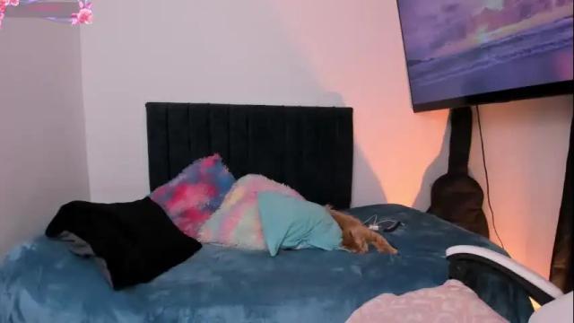 Image 10 of lia_queen610 Stream on Chaturbate on 6 days ago
