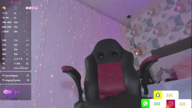 Image 11 of lia_roux1 Stream on Chaturbate on 25 days ago
