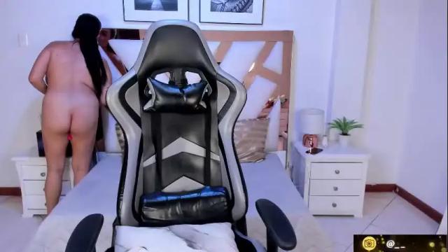 Image 6 of lia_simons Stream on Chaturbate on 20 days ago