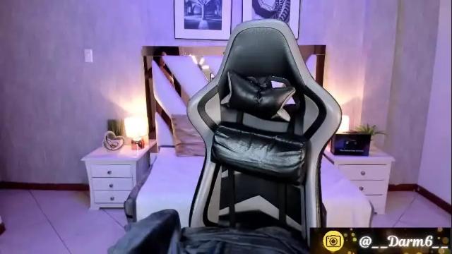 Image 11 of lia_simons Stream on Chaturbate on 2 months ago