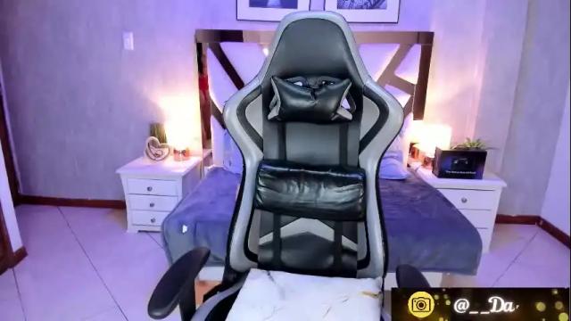 Image 12 of lia_simons Stream on Chaturbate on 2 months ago