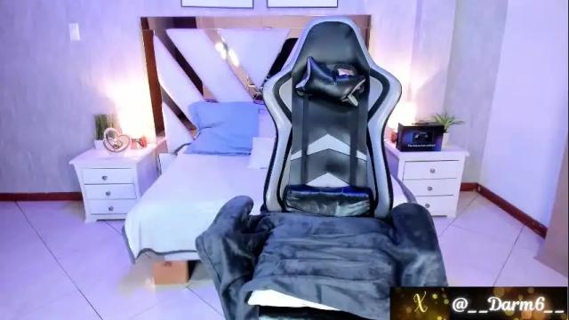 Image 2 of lia_simons Stream on Chaturbate on 1 month ago