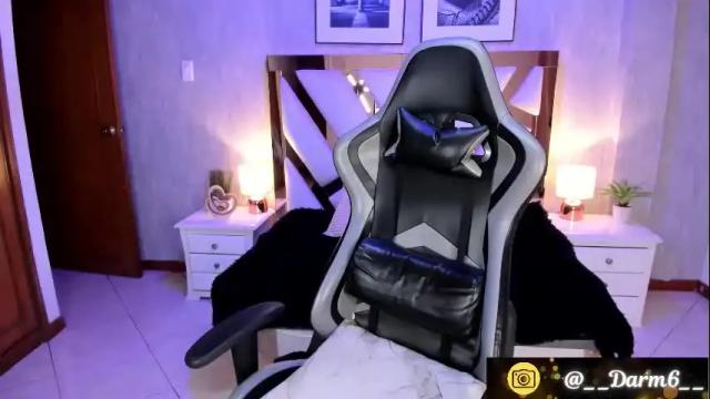 Image 3 of lia_simons Stream on Chaturbate on 1 month ago