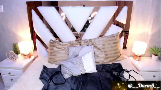 Image 8 of lia_simons Stream on Chaturbate on 1 month ago