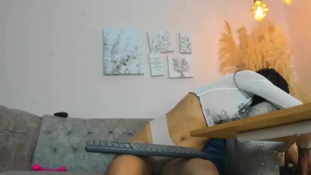 Image 8 of lia_smiith1 Stream on Chaturbate on 14 months ago