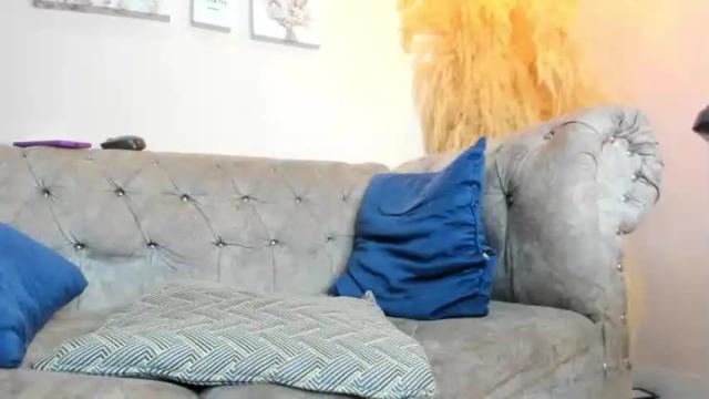 Image 8 of lia_smiith1 Stream on Chaturbate on 14 months ago