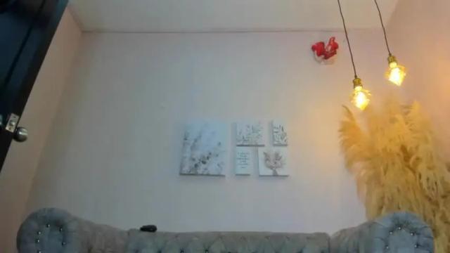 Image 8 of lia_smiith1 Stream on Chaturbate on 14 months ago