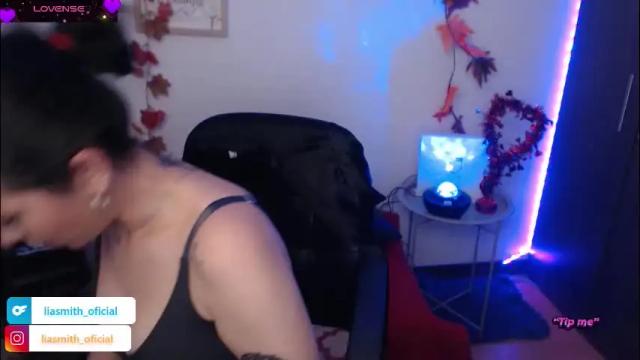 Image 12 of lia_smith87 Stream on Chaturbate on 1 month ago