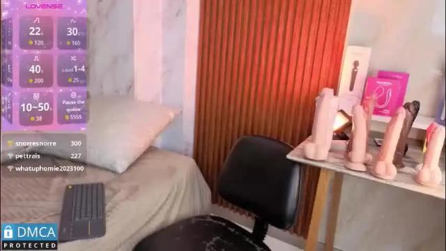 Image 2 of lia_summer1 Stream on Chaturbate on 21 days ago