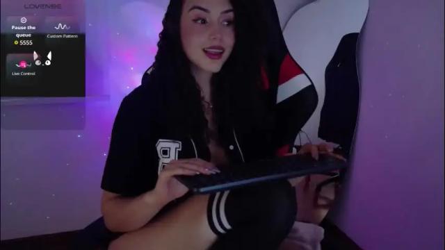 Image 2 of lia_tinez Stream on Chaturbate on 21 days ago