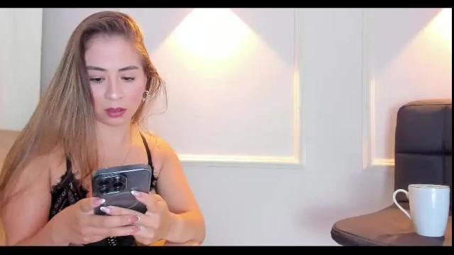 Image 3 of lia_walton__ Stream on Chaturbate on 7 days ago