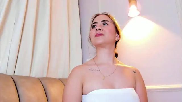 Image 6 of lia_walton__ Stream on Chaturbate on 28 days ago