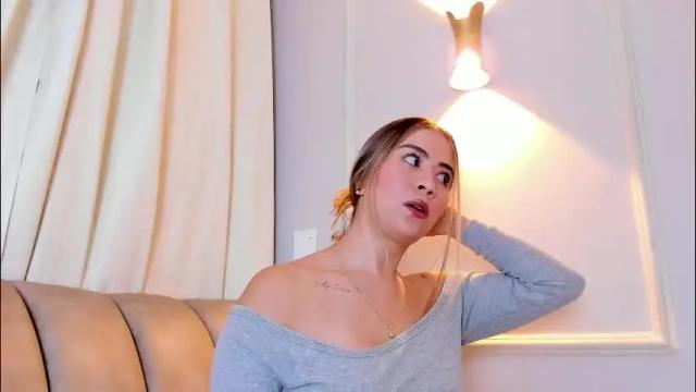 Image 2 of lia_walton__ Stream on Chaturbate on 3 days ago