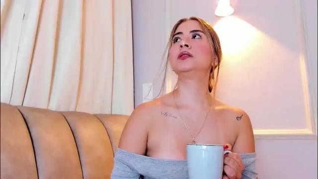 Image 6 of lia_walton__ Stream on Chaturbate on 3 days ago