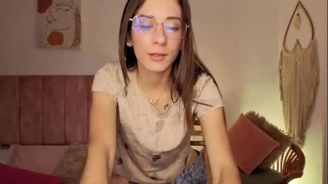 Image 6 of liaaa___ Stream on Chaturbate on 23 days ago