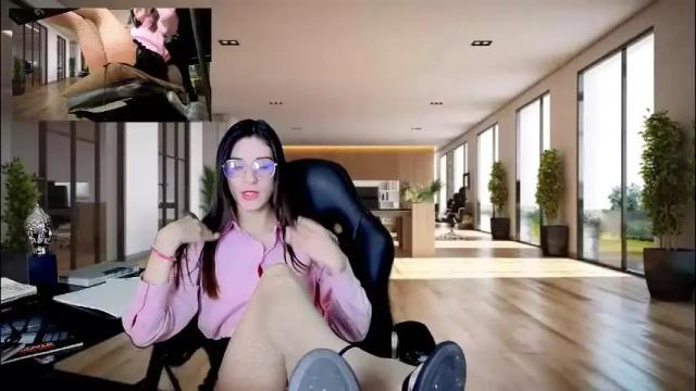 Image 11 of liaaa___ Stream on Chaturbate on 2 months ago