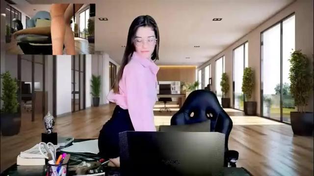 Image 4 of liaaa___ Stream on Chaturbate on 2 months ago