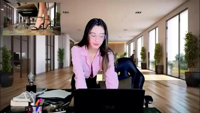 Image 6 of liaaa___ Stream on Chaturbate on 2 months ago