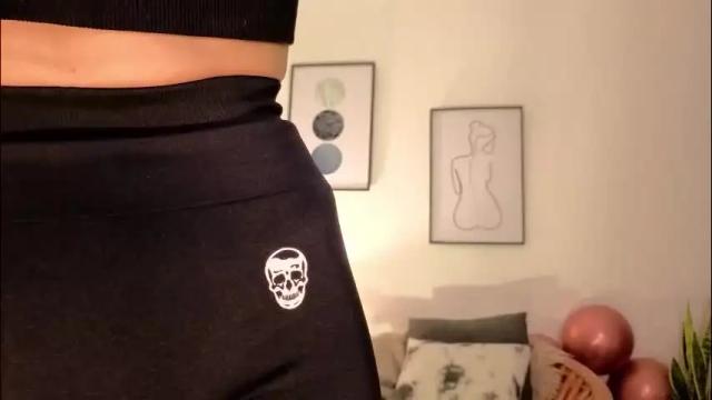 Image 4 of liaaa___ Stream on Chaturbate on 9 days ago