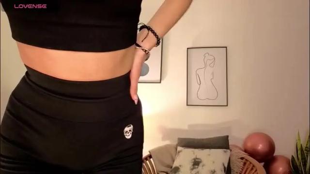 Image 7 of liaaa___ Stream on Chaturbate on 9 days ago