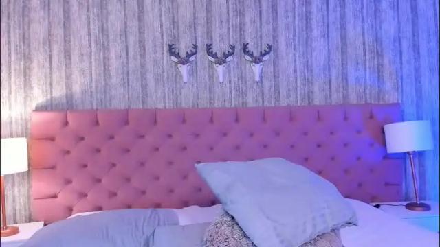 Image 2 of liaaturner Stream on Chaturbate on 13 days ago