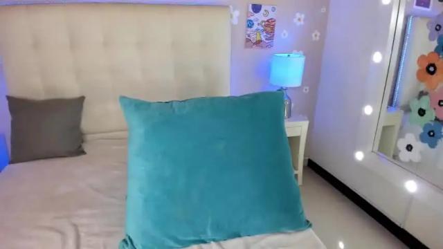 Image 10 of liacats Stream on Chaturbate on 13 months ago