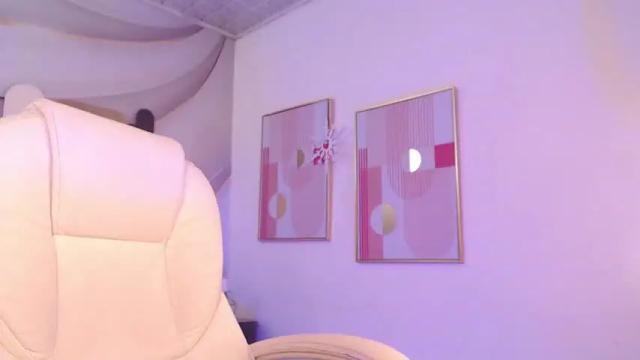 Image 11 of liah_golden Stream on Chaturbate on 18 months ago