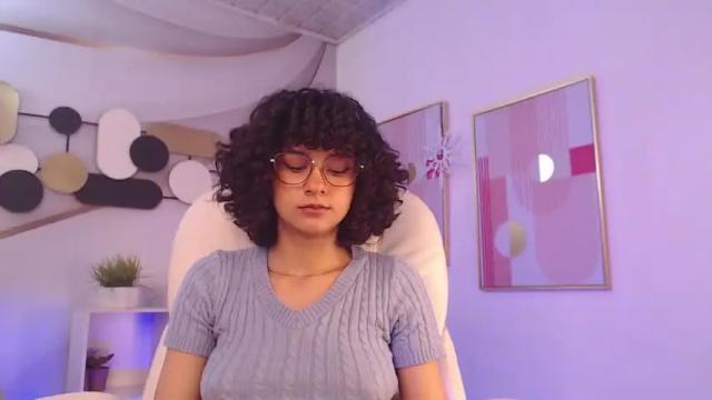 Image 12 of liah_golden Stream on Chaturbate on 18 months ago