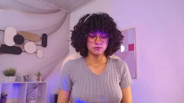 Image 4 of liah_golden Stream on Chaturbate on 18 months ago