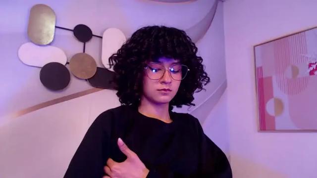 Image 7 of liah_golden Stream on Chaturbate on 18 months ago