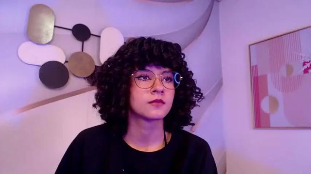 Image 8 of liah_golden Stream on Chaturbate on 18 months ago