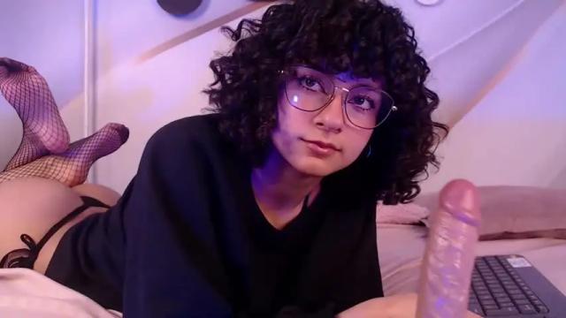 Image 10 of liah_golden Stream on Chaturbate on 18 months ago