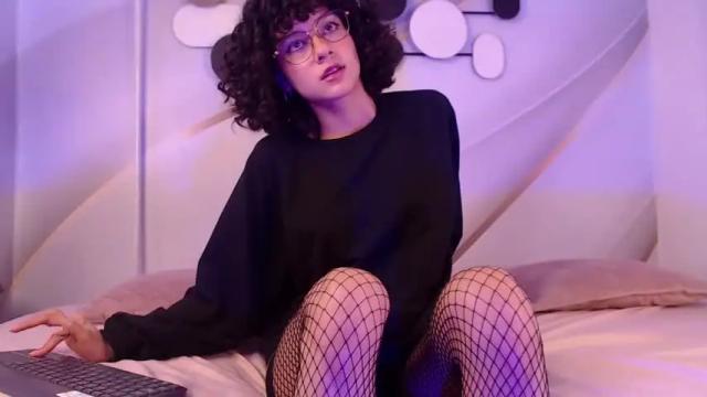 Image 6 of liah_golden Stream on Chaturbate on 18 months ago