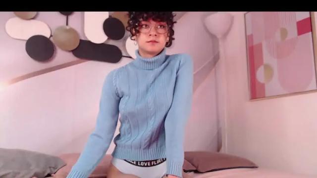 Image 4 of liah_golden Stream on Chaturbate on 17 months ago