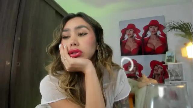 Image 12 of liah_v Stream on Chaturbate on 6 months ago